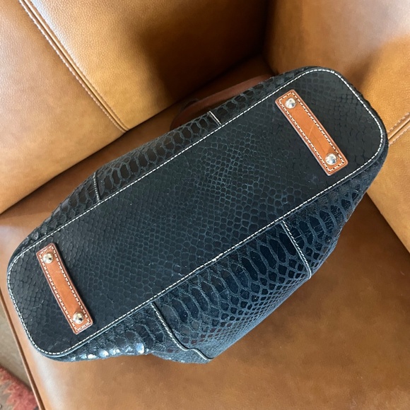 Authentic Dooney and Bourke snake print leather tote - Picture 5 of 17